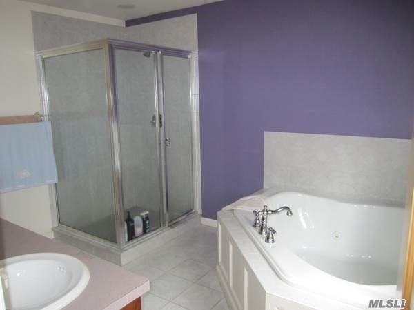 84 Baybright Dr - Photo 2 of 4