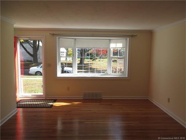 38 Howe St - Photo 3 of 16