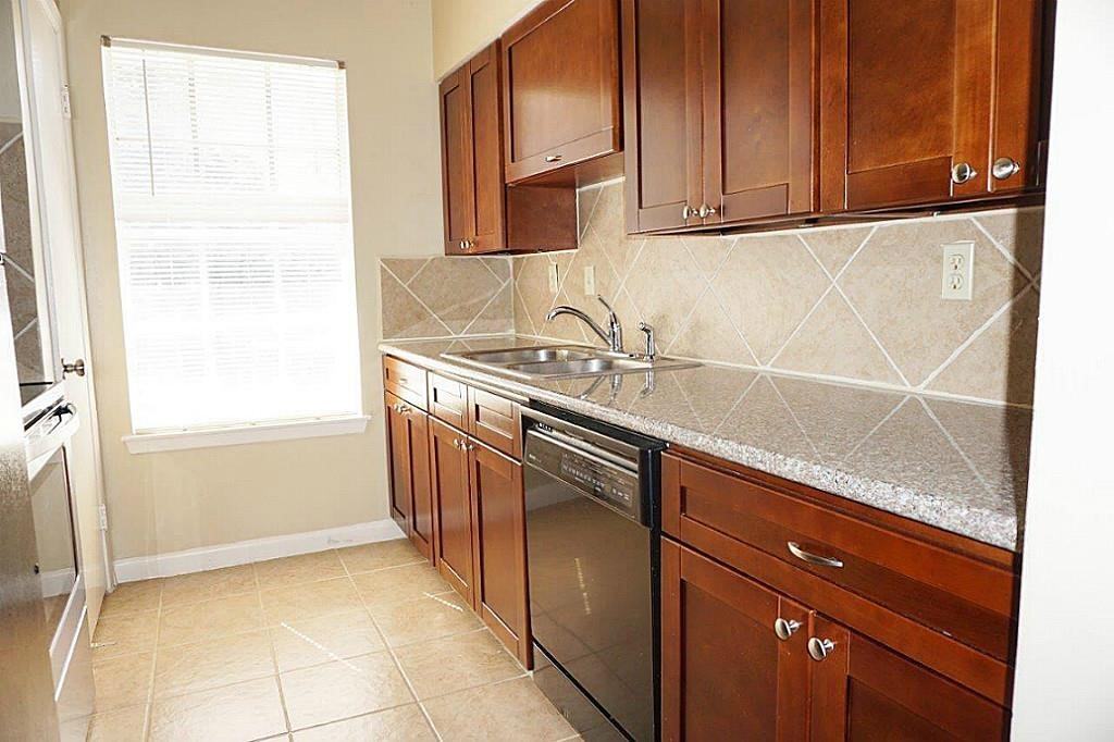 9003 Gaylord Dr #12 - Photo 3 of 25