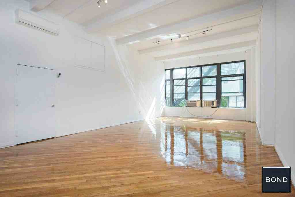 810 Broadway - Photo 2 of 5