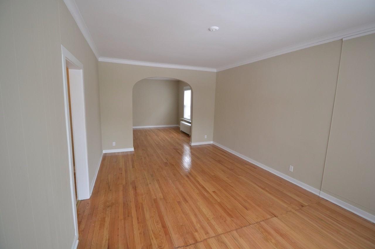 5015 Warwick Dr - Photo 2 of 10