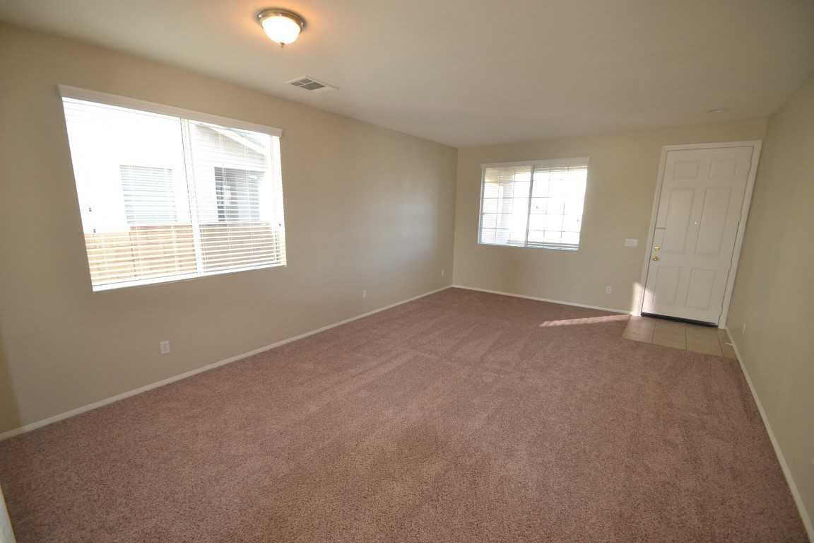 6969 Rio Grande Dr - Photo 3 of 11