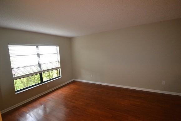 4704 Fox Hunt Dr - Photo 2 of 6