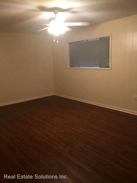 618 S Wheatley St - Photo 2 of 10