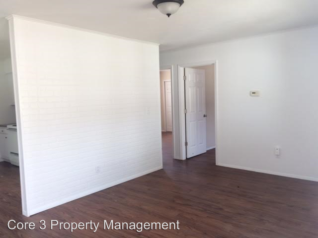 1021 N Jefferson St - Photo 2 of 7