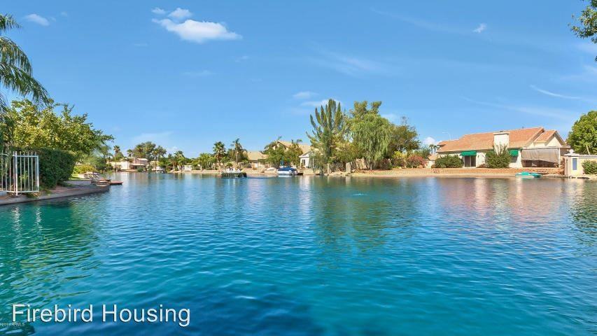 1312 E Washington Ave - Photo 3 of 20