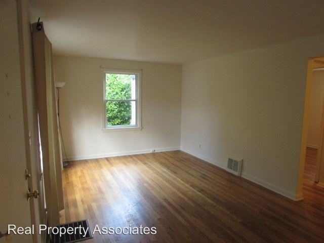 110 29th Ave E - Photo 3 of 11