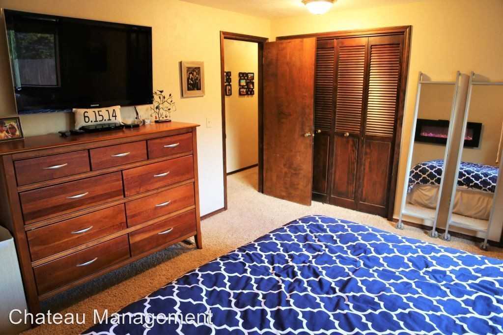 322 NW Autumn Pl - Photo 2 of 16