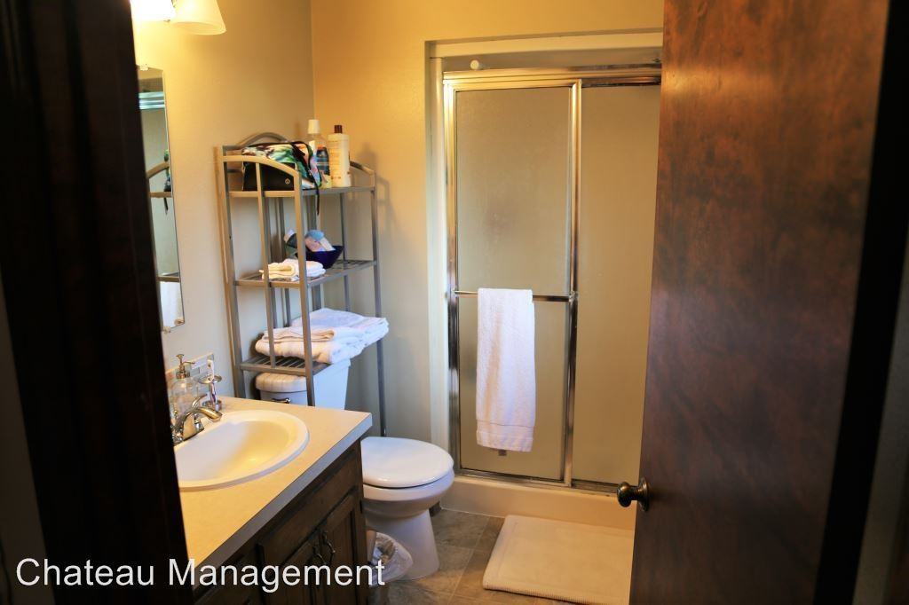 322 NW Autumn Pl - Photo 3 of 16