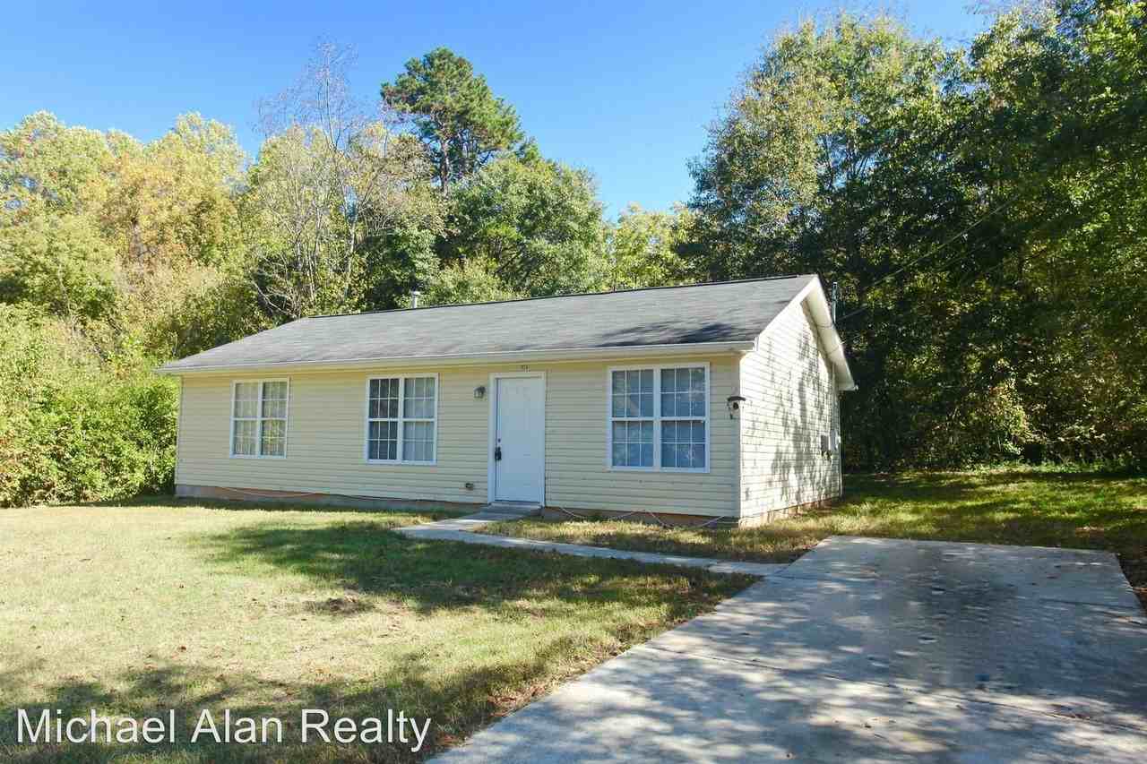 924 Junius St - Photo 2 of 17