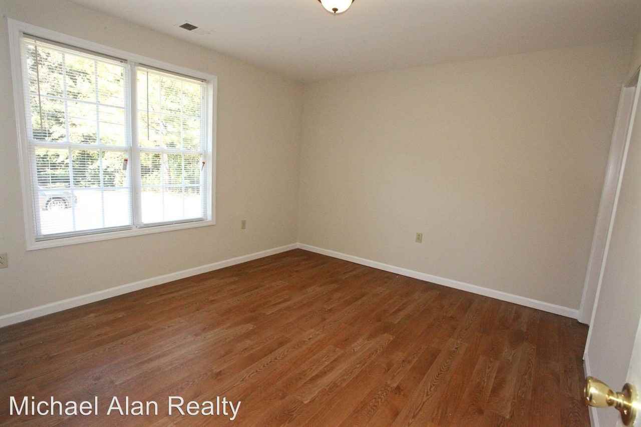 924 Junius St - Photo 3 of 17