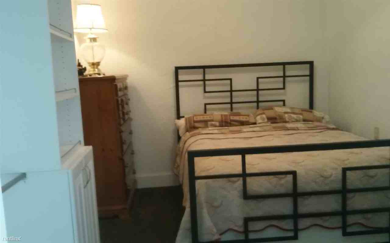 133 1st St - Photo 3 of 9