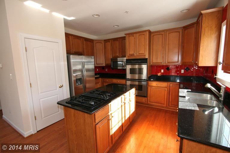 2323 Abby Rd - Photo 2 of 22