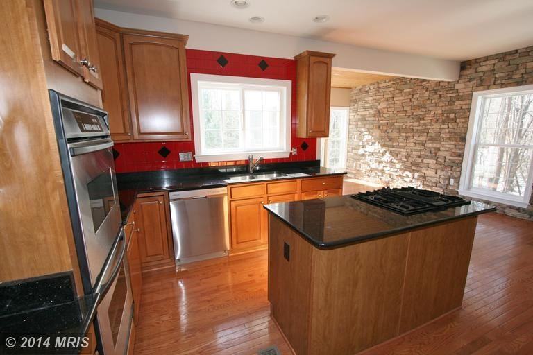 2323 Abby Rd - Photo 3 of 22