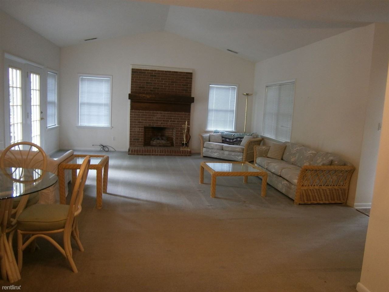 619 Riverbirch Dr - Photo 3 of 3