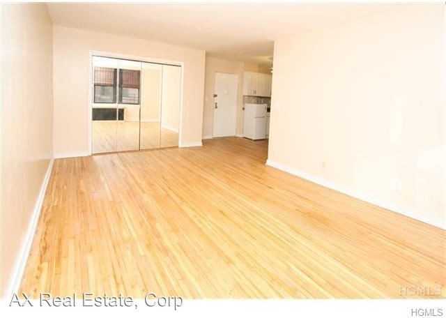 3 Remsen Rd - Photo 2 of 6