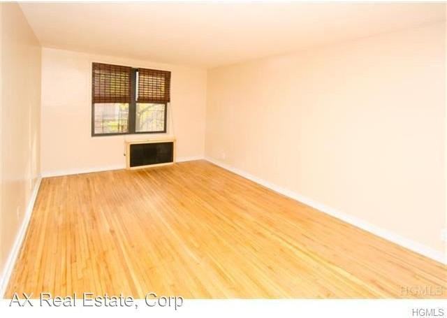 3 Remsen Rd - Photo 3 of 6