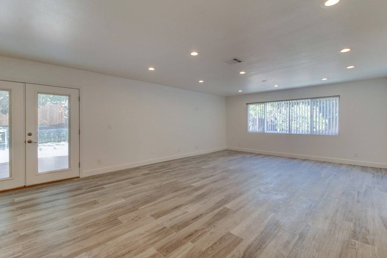 633 Aurora Dr - Photo 2 of 40