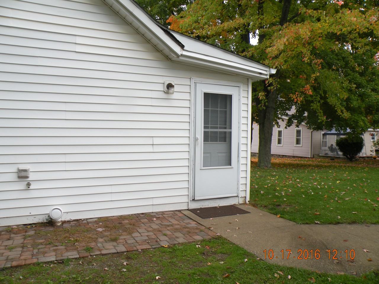 69881 Main St - Photo 3 of 15