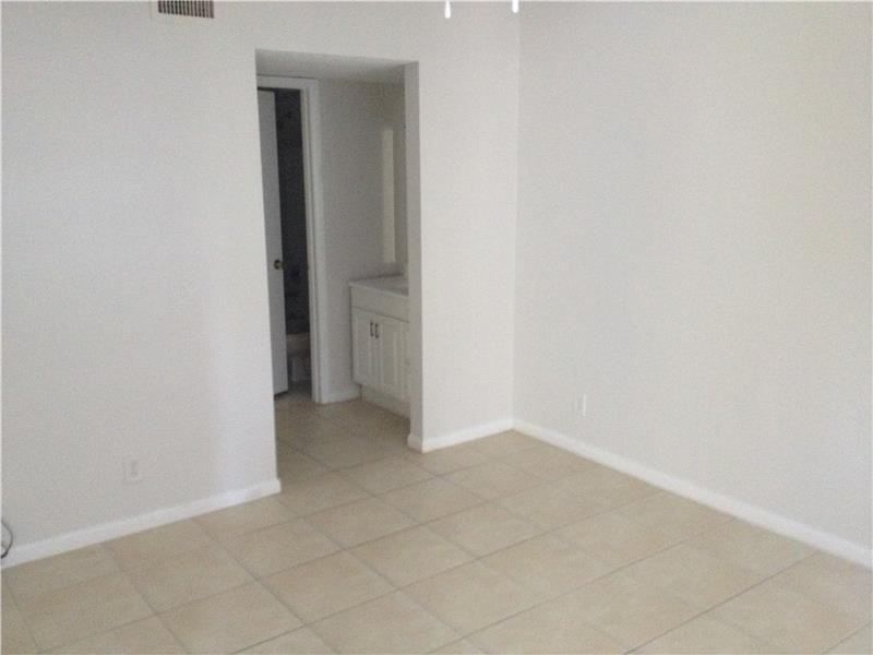 11571 NW 44th St - Photo 2 of 8