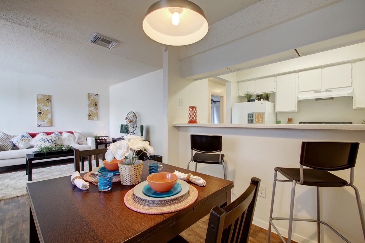 6408 Burns St - Photo 3 of 50