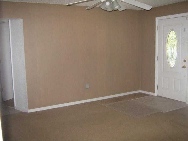 8559 Newton Rd - Photo 2 of 8