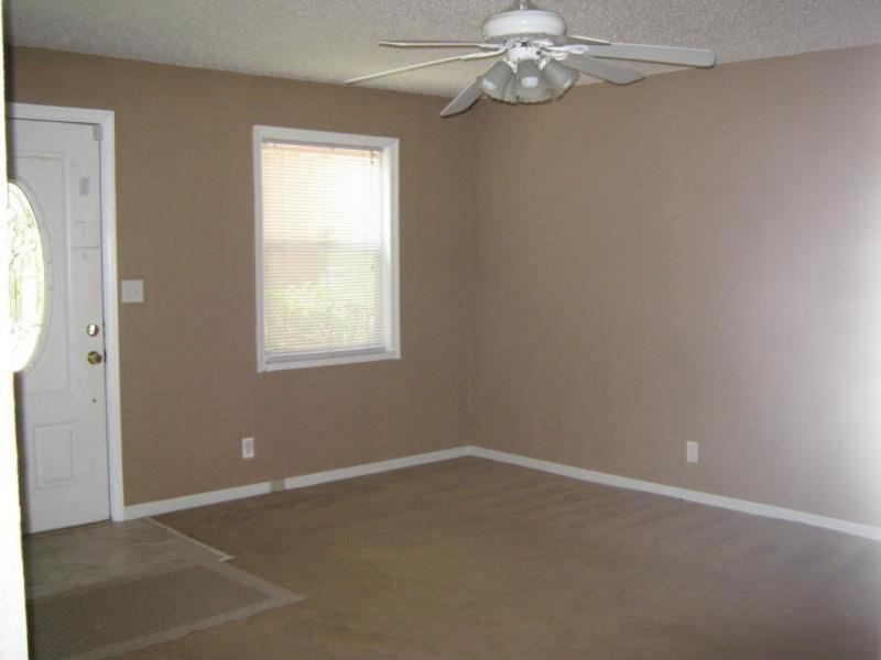 8559 Newton Rd - Photo 3 of 8