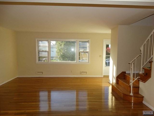 23 Conover Ct - Photo 3 of 20