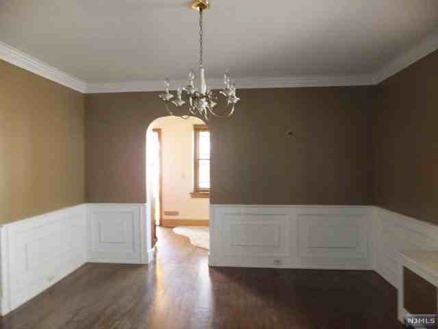 112 Whitney Ave - Photo 3 of 13