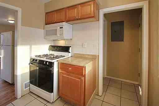 1325 Illinois Ave - Photo 3 of 22