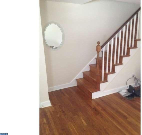 106 S Scott St - Photo 3 of 4