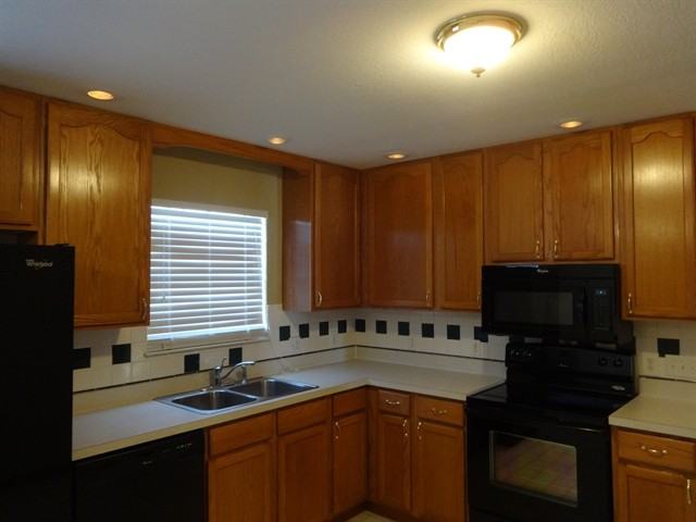 283 N Sarwil Dr - Photo 3 of 11