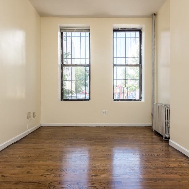 300 Jefferson Street #1LV - Photo 2 of 10