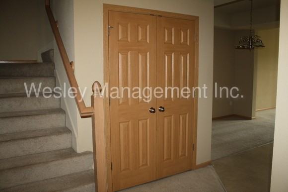 10362 Sloan Ave - Photo 2 of 18