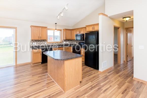 18736 Traverse Ln - Photo 2 of 13