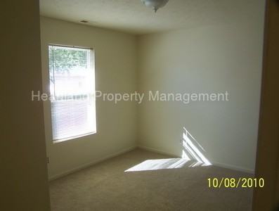 5026 W Beecher St - Photo 2 of 9