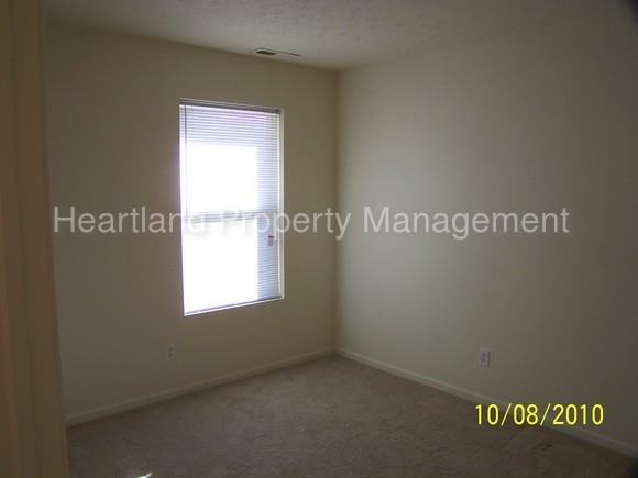 5026 W Beecher St - Photo 3 of 9