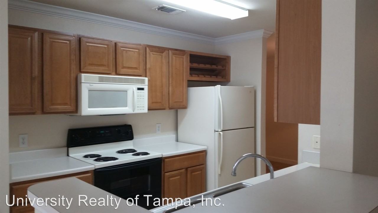 18565 Bridle Club Dr - Photo 2 of 8
