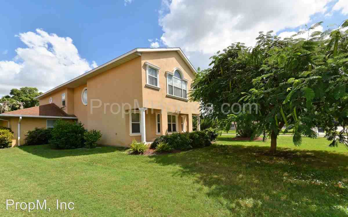 7535 Westmoreland Dr - Photo 3 of 50