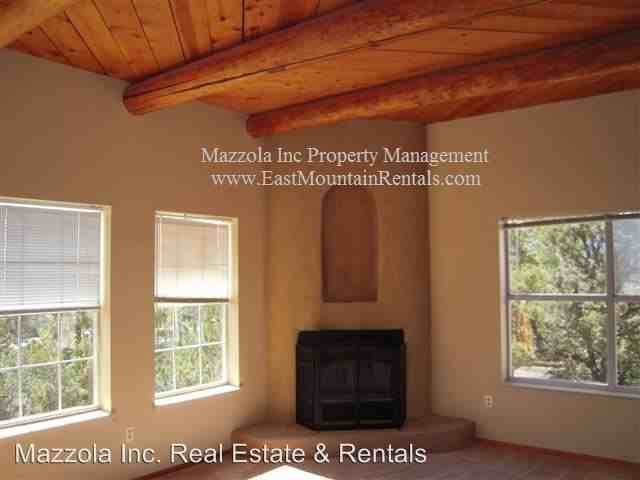 9 Derek Rd - Photo 2 of 10