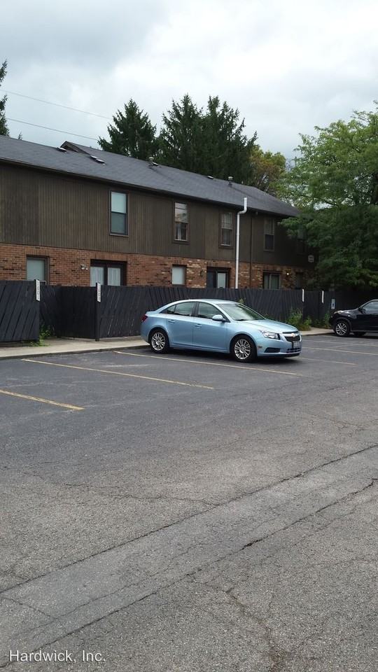 1603 Hallworth Ct - Photo 3 of 24