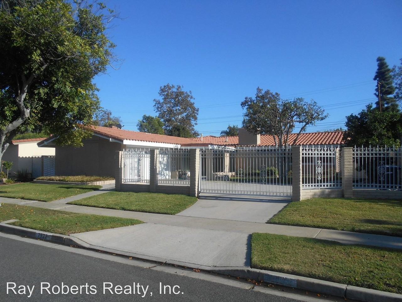 2922 Copa De Oro Dr - Photo 3 of 19