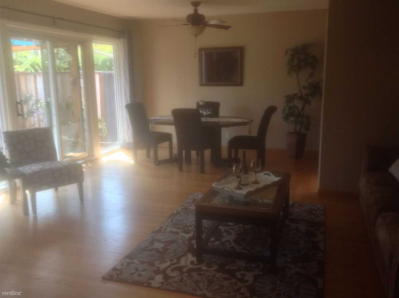 345 Nassau Ln - Photo 2 of 4