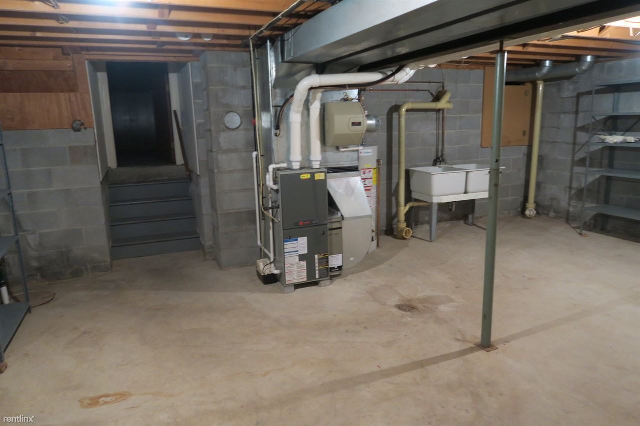 808 Thompson St - Photo 2 of 17