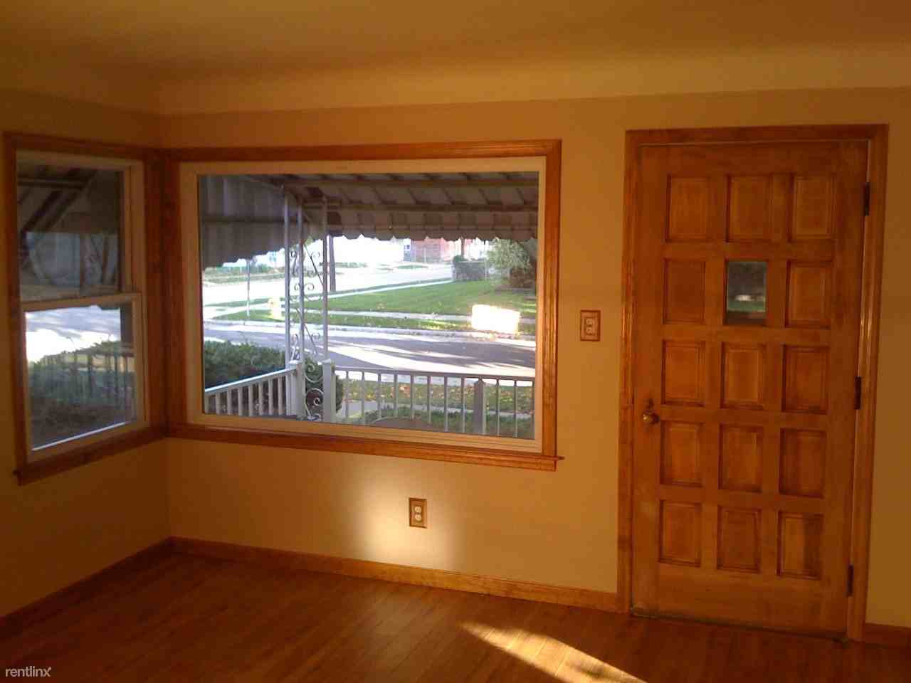 3110 Edgewood St - Photo 3 of 8