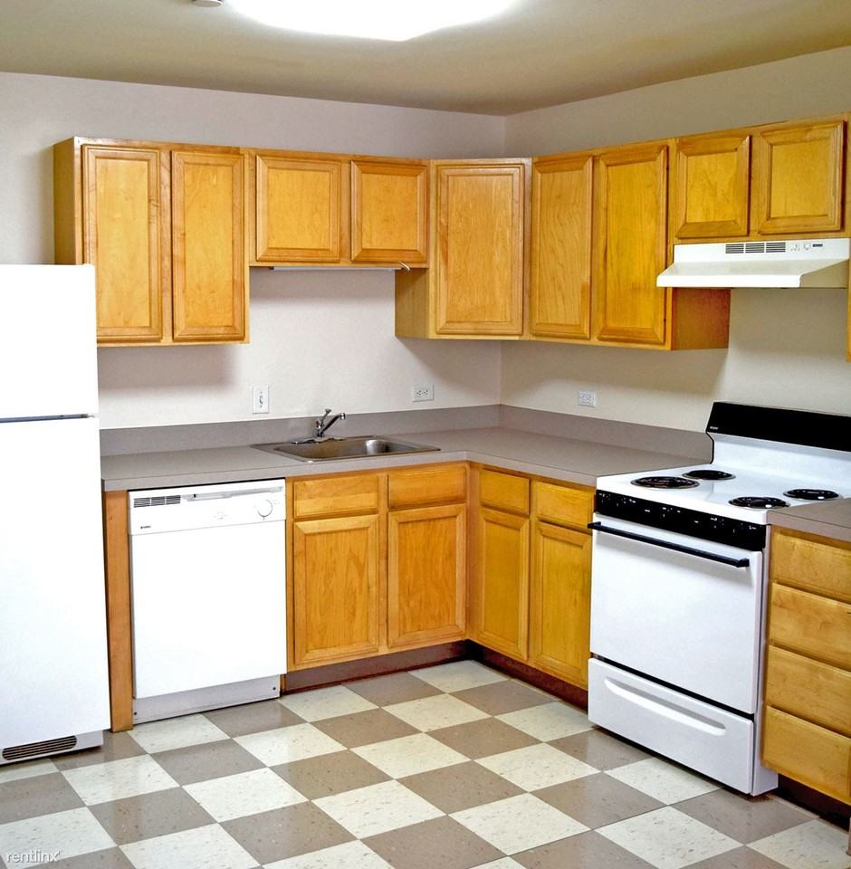 1255 Rahway Ave - Photo 3 of 4