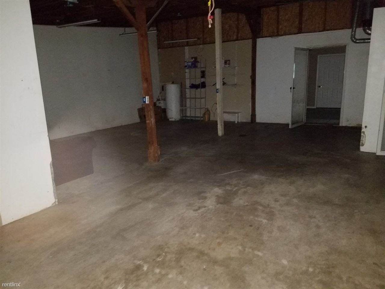 109 E Washington St - Photo 3 of 22