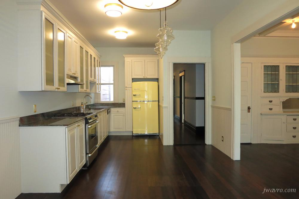 1649 Grove St - Photo 2 of 16