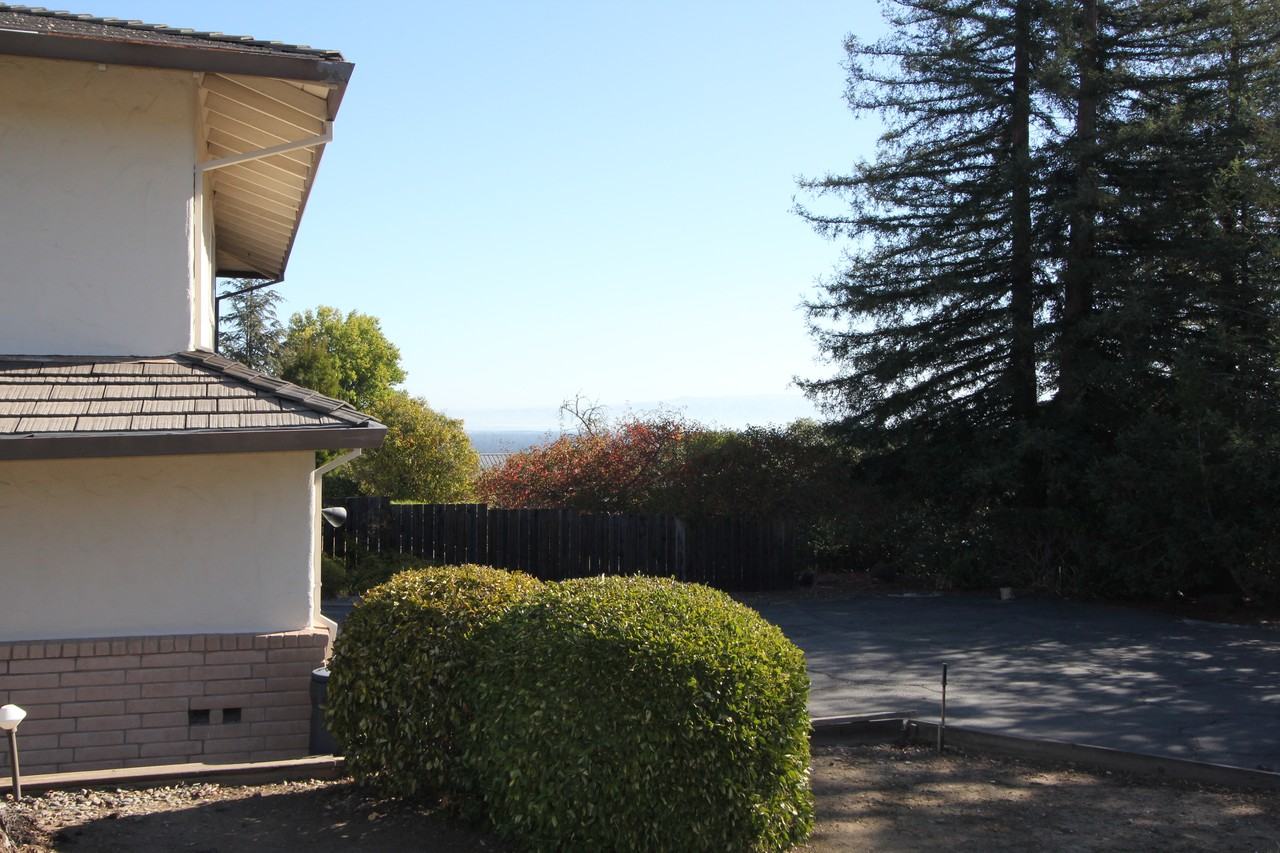 198 Crest Road - Photo 2 of 7