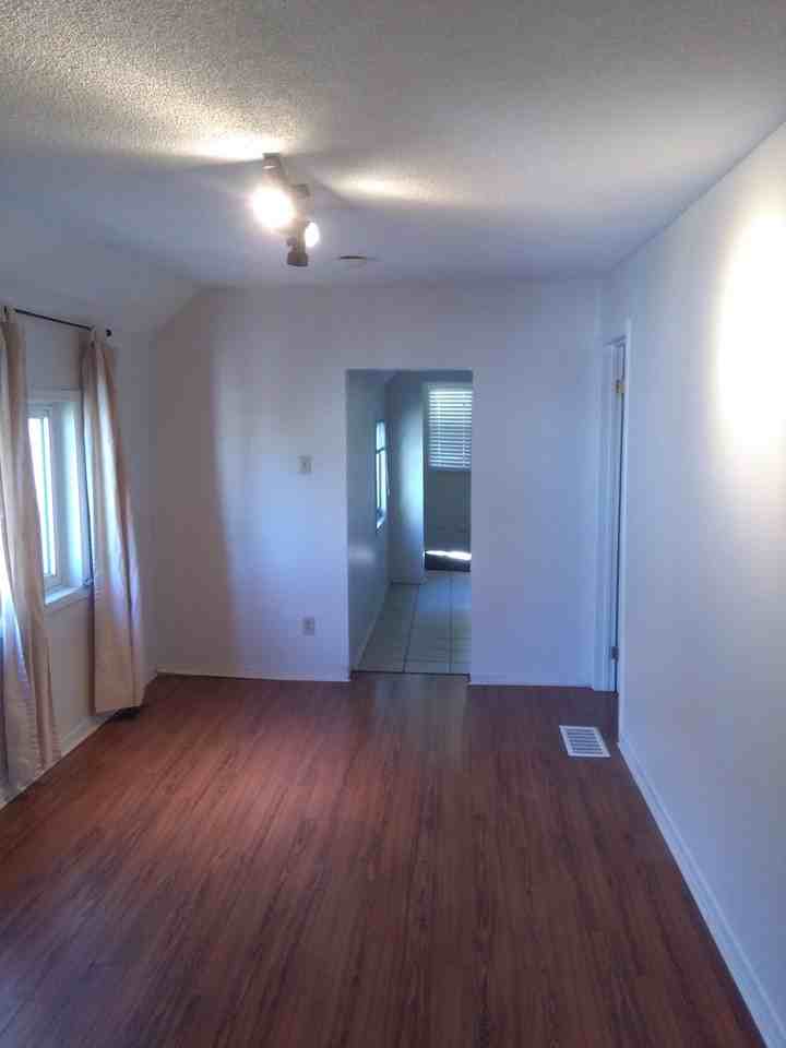 276 Shakespeare Street Upper, Ottawa, ON K1L 5M5 2 Bedroom Apartment